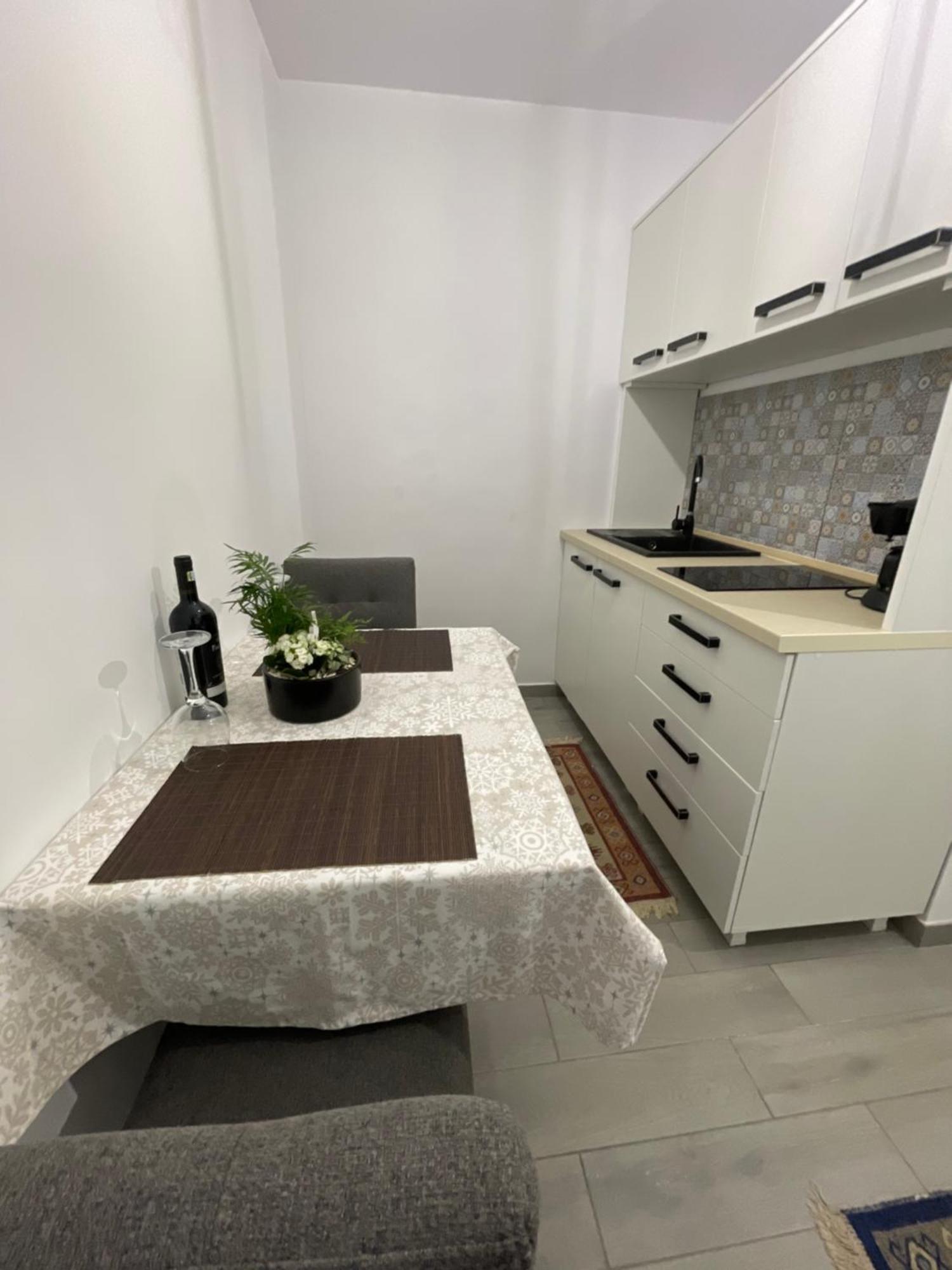 Hideaway Apartment *
